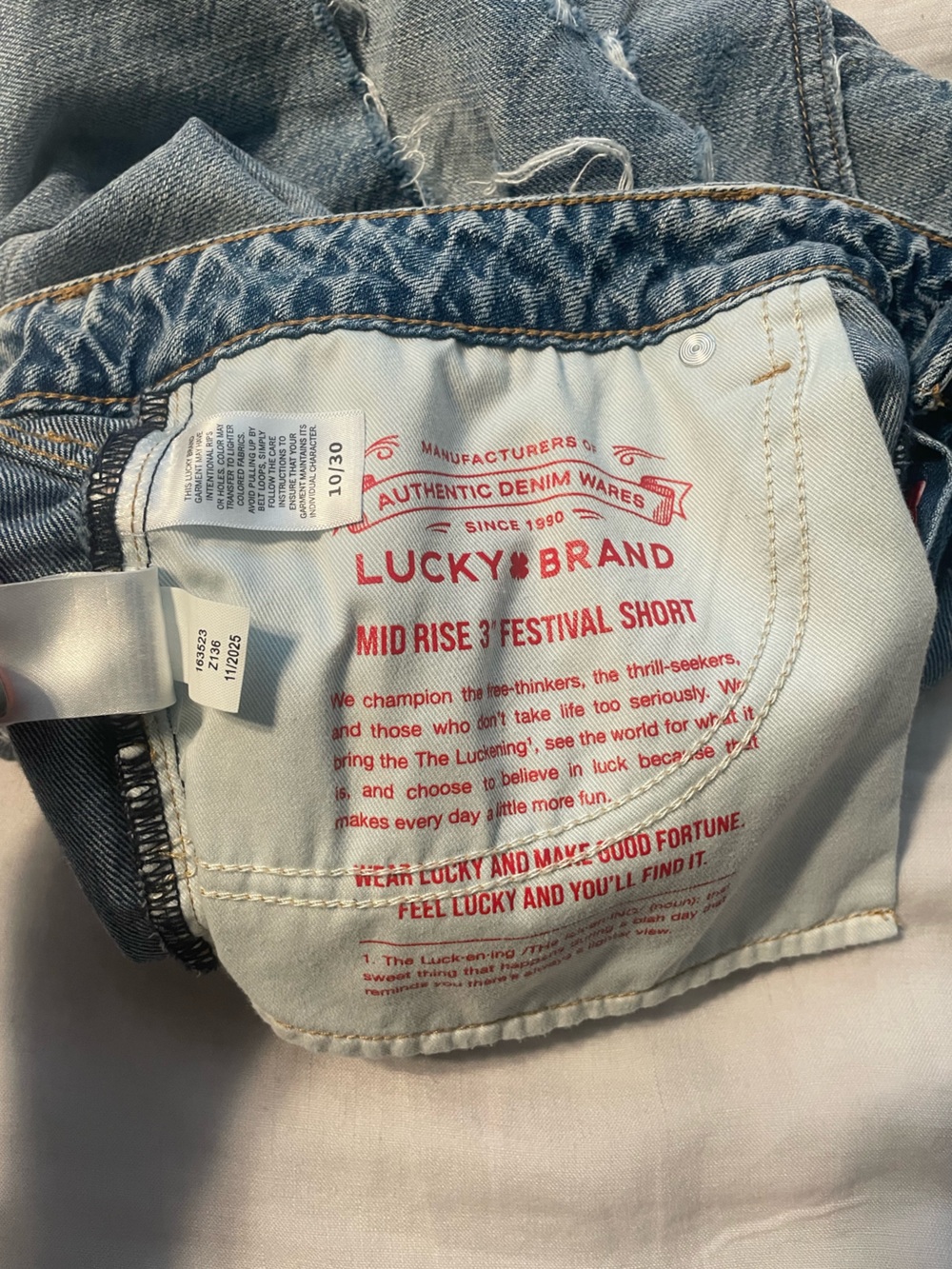 Lucky Brand Mid Rise Festival Denim Shorts in Gone Surfin’ Wash Sz 30 - Picture 10 of 13